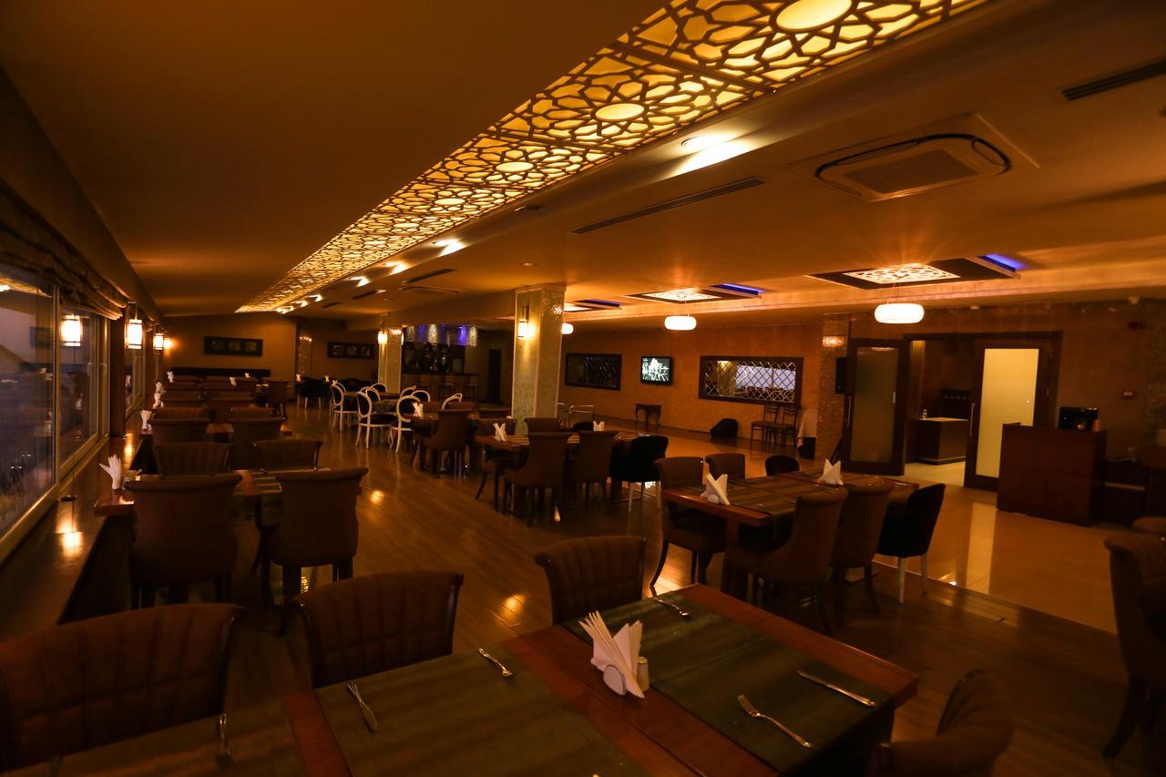Sivas Bueyuek Hotel Esterno foto