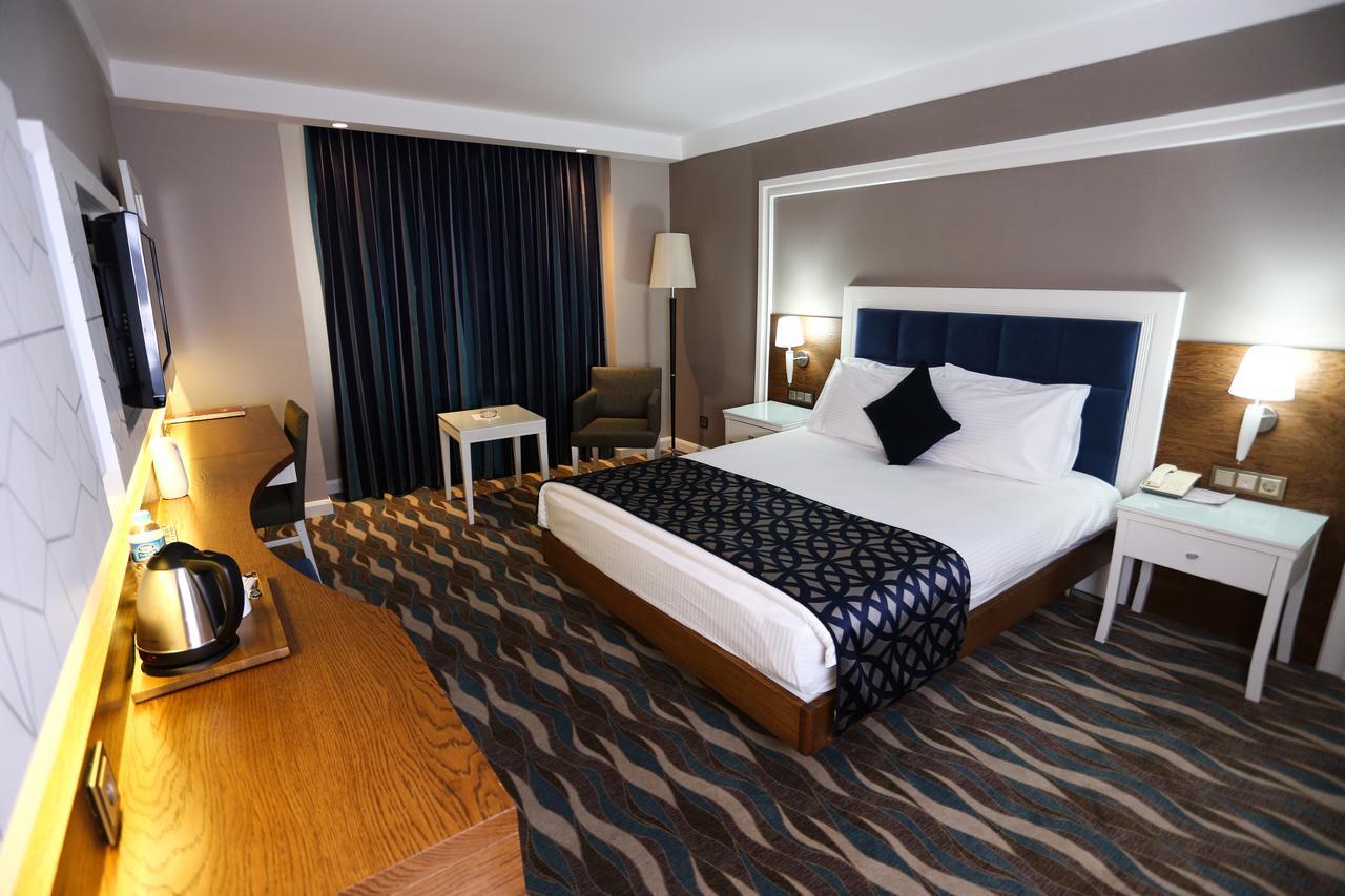 Sivas Bueyuek Hotel Esterno foto