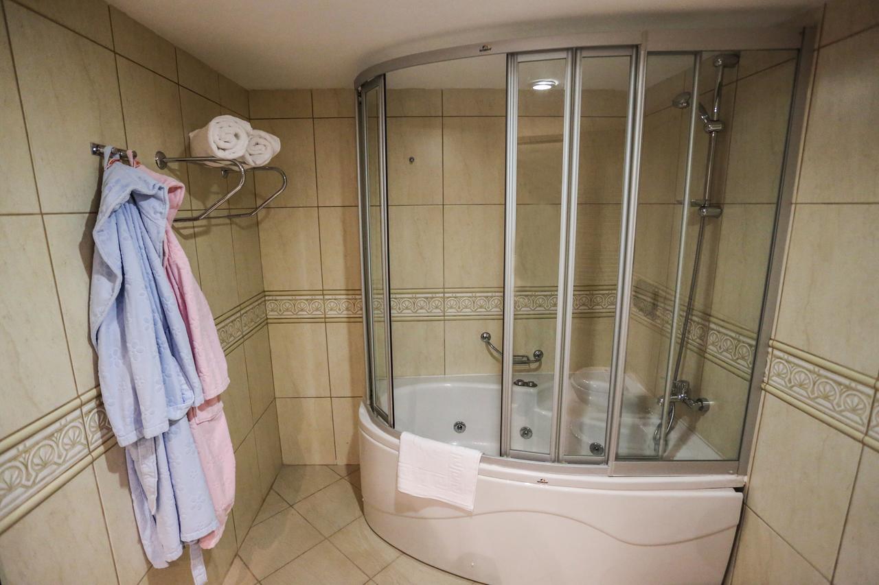 Sivas Bueyuek Hotel Esterno foto