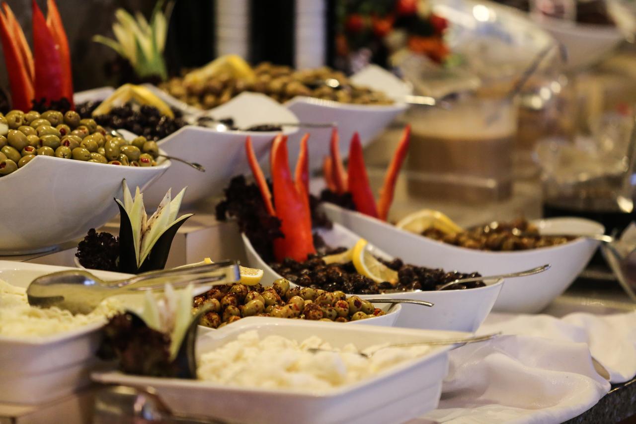 Sivas Bueyuek Hotel Esterno foto